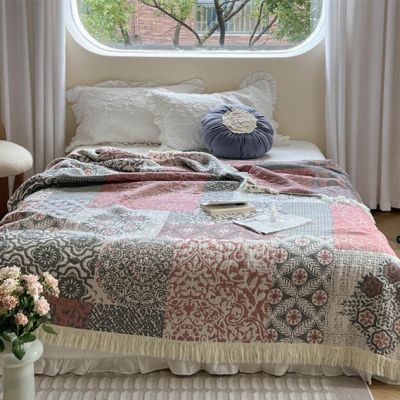 Prehoz Patchwork Fialovo-Šedá Kvety so strapcom